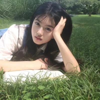 小资女孩向前冲